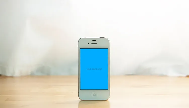 apple-to-redesign-iphone-with-flat-sides-and-a-smaller-notch