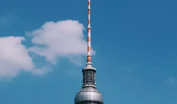UK mobile carriers politely ask people to stop destroying 5G towers
